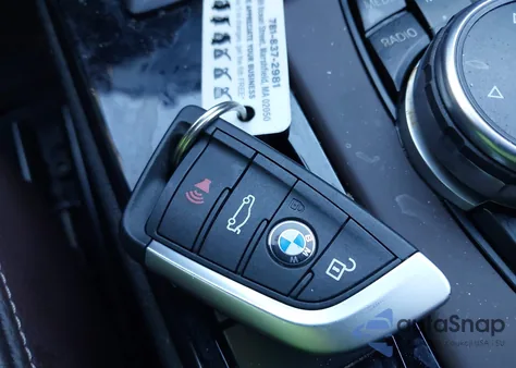 2016 BMW X1 xDrive28I z USA, uszkodzony, nr VIN WBXHT3C37GP881396